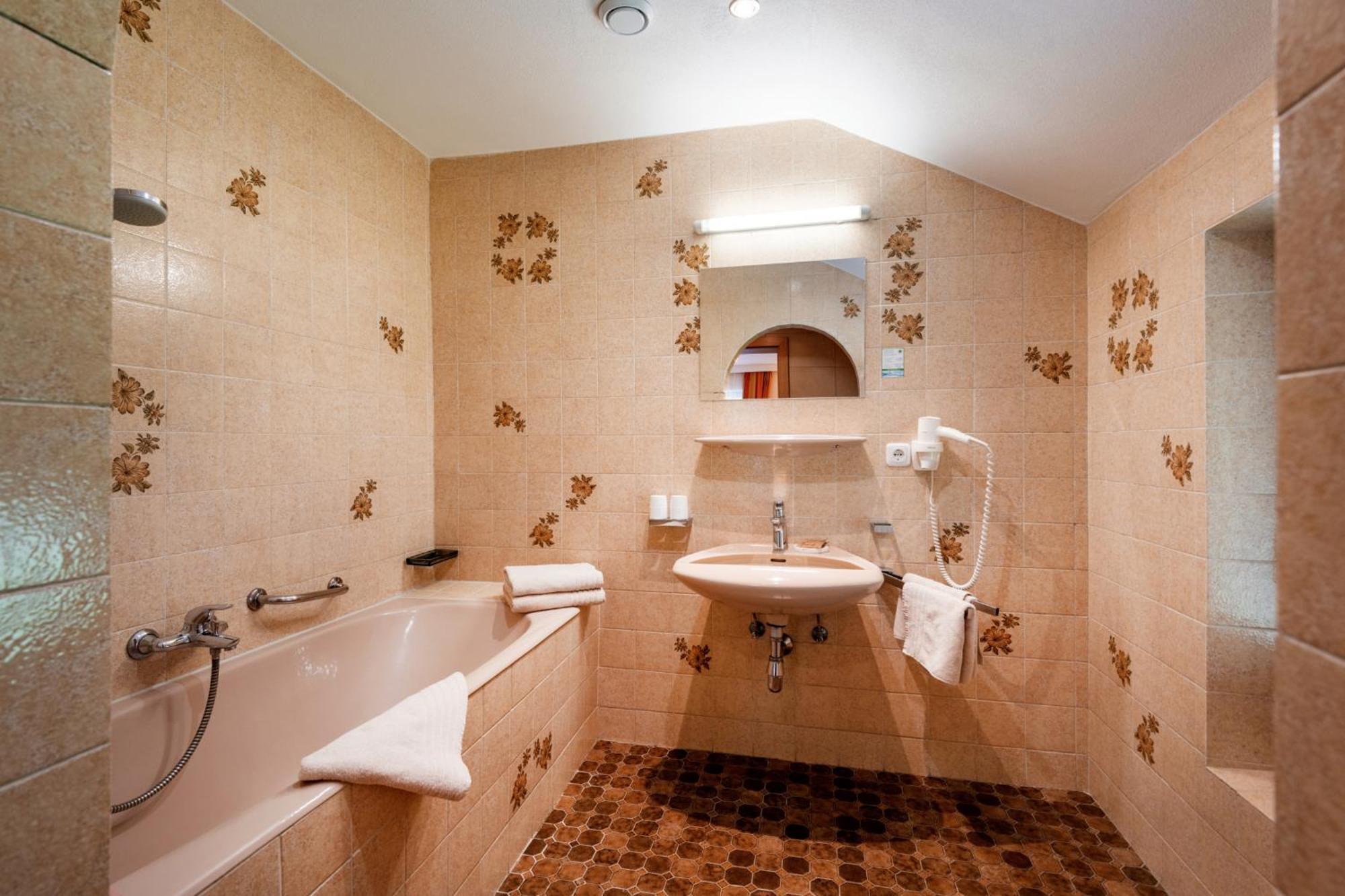 Hotel Garni Birkenhof マイヤーホーフェン エクステリア 写真